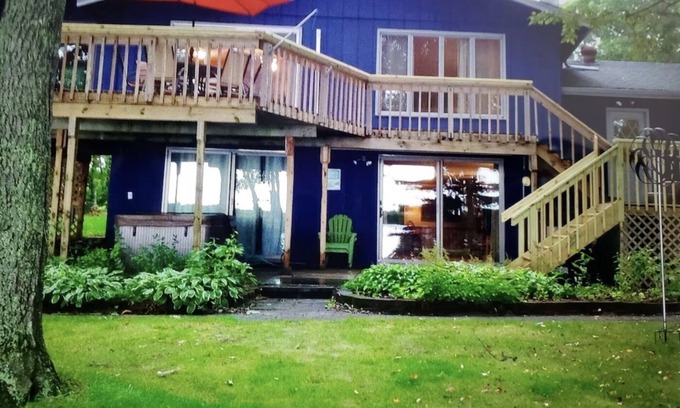 Remer House | Eagle’s View on Mabel Lake!