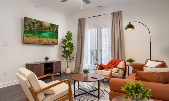 Whitestown Apartment | Earthy Elegance Spacious 2BR 2BA 2 KingBeds GymWFH
