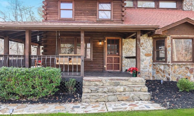 Easley Cabin | Easley Log Cabin, Pet friendly!