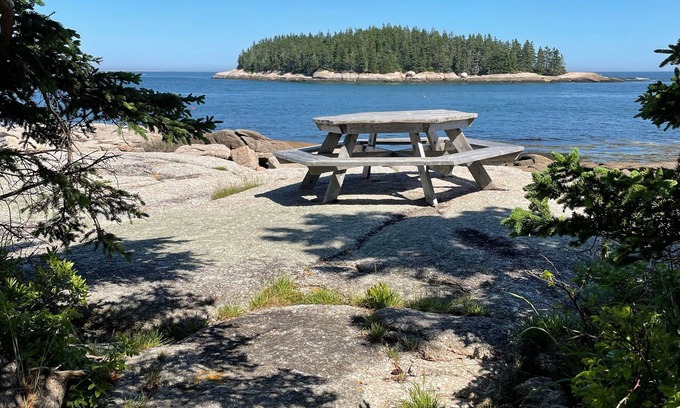 Corea Cottage | Easterly I a rustic private secluded seaside cottage in the village of Corea