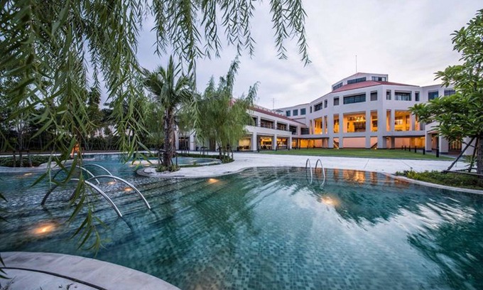 Racha Thewa Hotel | Eastin Thana City Golf Resort Bangkok
