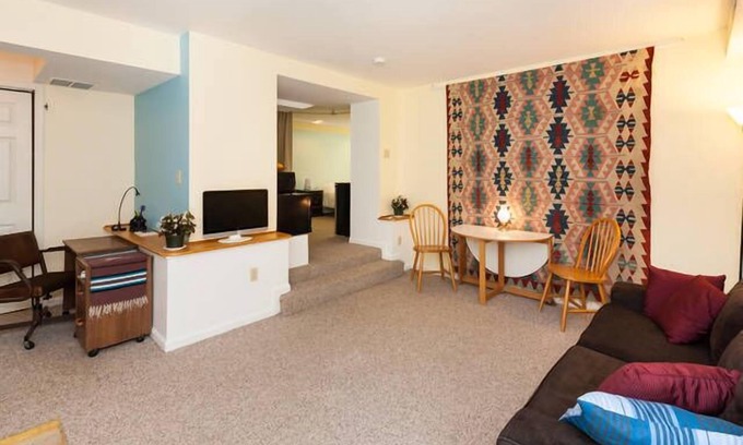 Bethesda Apartment | Easy Access To Washington D.C. -Private Garden Entrance -Walk To Bethesda Metro