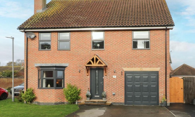 Driffield House | Eaton House, 7 Rectory View