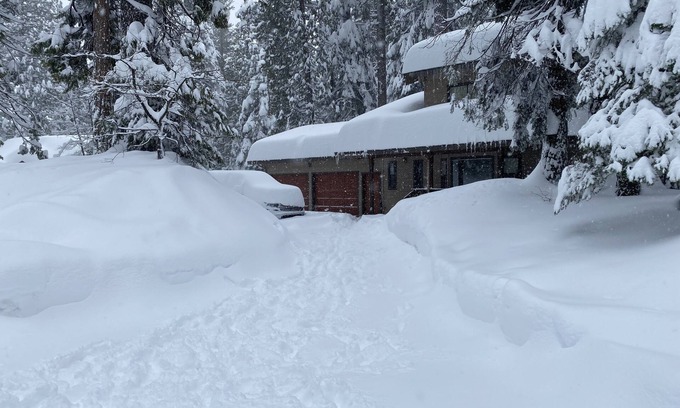 Dorrington Cabin | Ebbetts Pass Getaway - Awesome Easy Access Large Mountain Cabin