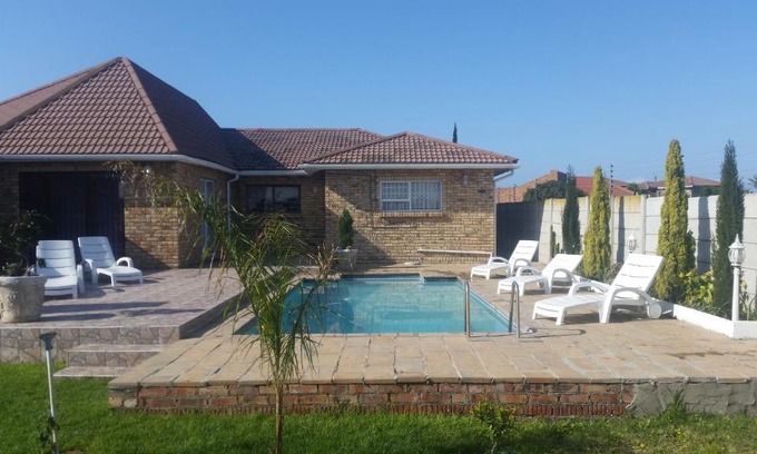 Bluewater Bay House | Ebenezer Guesthouse Bluewater Bay