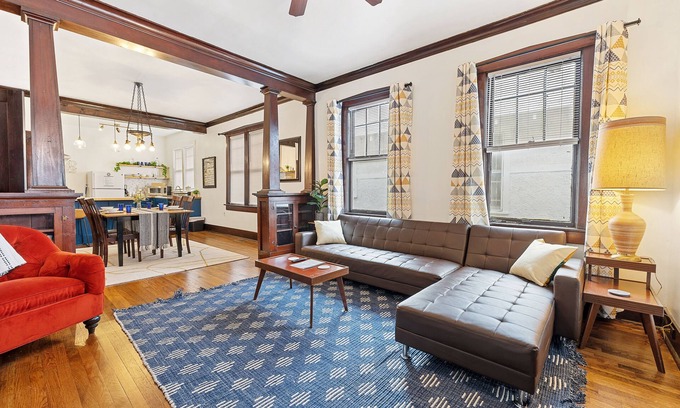 Cooper-Young Historic District House | Eclectic 2 Bed/1 Bath Near Cooper Young/Liberty Bowl with Clawfoot Tub!