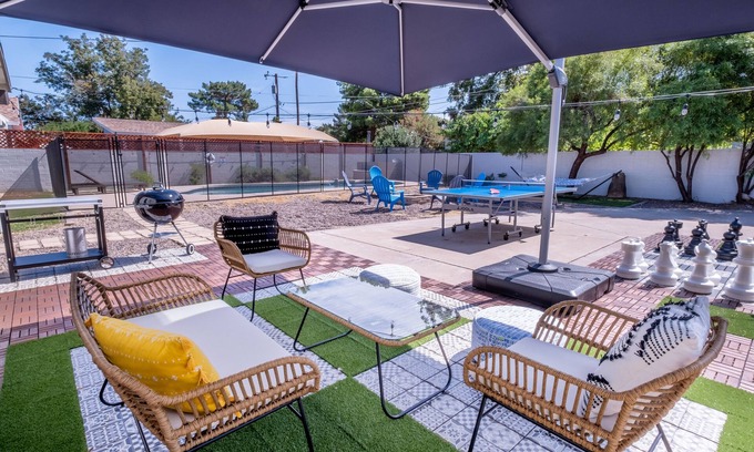 Camelback East House | 🌵 Eclectic 5BR Uptown Retreat 🌵 Pool ⭐ Giant Chess ⭐ Office ⭐ BBQ ⭐ Fire Pit ⭐