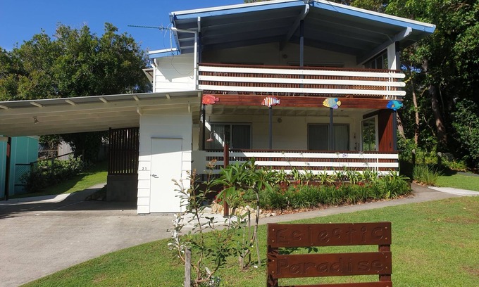 Point Lookout House | Eclectic Paradise, Large House - Prime Beachside Location ocean side of main rd
