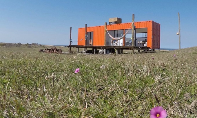 Rocha House | Eco Casa Conteiner , vista única al mar y al campo 360 grados,a metros del mar.