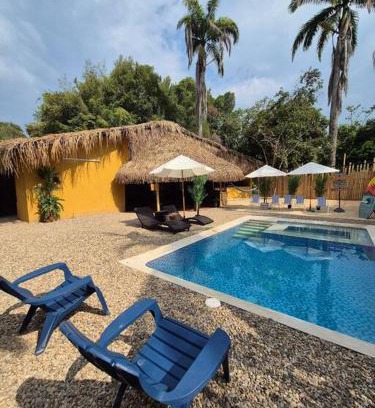 Melgar Villa | Ecoluxury Villa Yakarta Playa artificial minicine