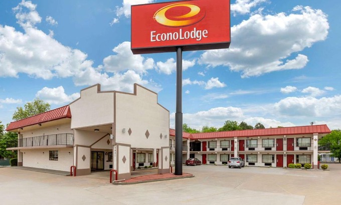 Tyner Cabin | Econo Lodge Chattanooga Northeast - Ooltewah