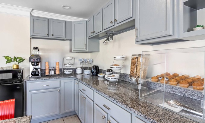 Goose Creek Hotel | Econo Lodge Goose Creek