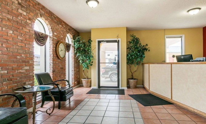 Jonesboro Hotel | Econo Lodge Jonesboro