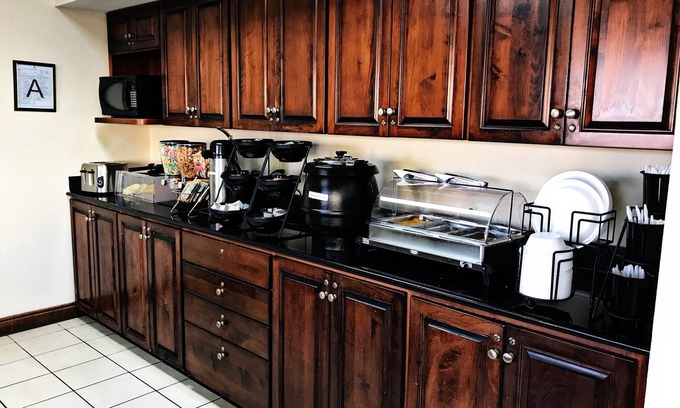 Kreole Hotel | Econo Lodge Moss Point - Pascagoula