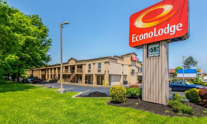 Mount Laurel Cabin | Econo Lodge Mount Laurel - Philadelphia East
