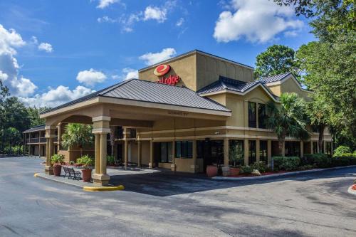 Palm Coast Cabin | Econo Lodge Palm Coast Central