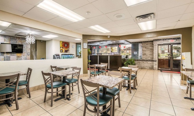 South Salisbury Hotel | Econo Lodge Salisbury