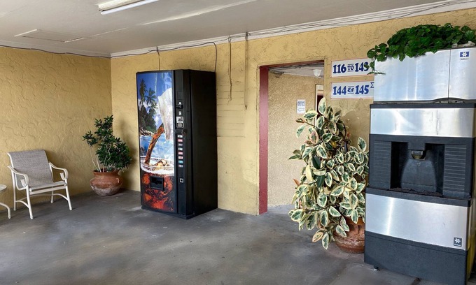 Arcadia Hotel | Economy Inn