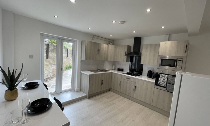 Ipswich House | ED Executive Ipswich Accommodation