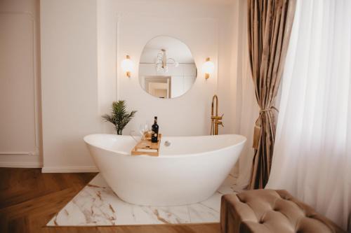 Old Town Apartment | Eden Central Boutique Suites
