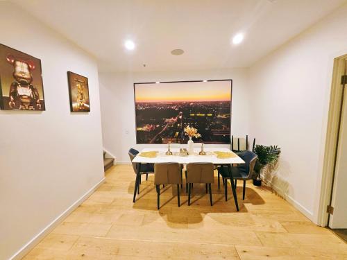 Adelaide Central Business District Apartment | Eden - Fast & Furious 伊甸园 - 速度与激情