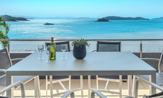 Hamilton Island Villa | Edge 12 Hamilton Island - absolute oceanfront with golf buggy