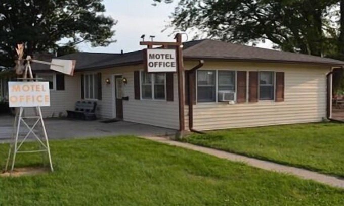 De Soto Hotel | Edgetowner Motel