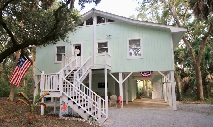 Edisto Island House | Edisto Beach Getaway!- Beach Walk!
