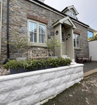 New Quay House | Efail Fach