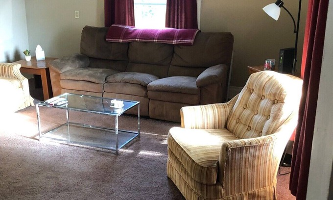 Oblong House | Efficient 2 Story House - 3bed 2bath