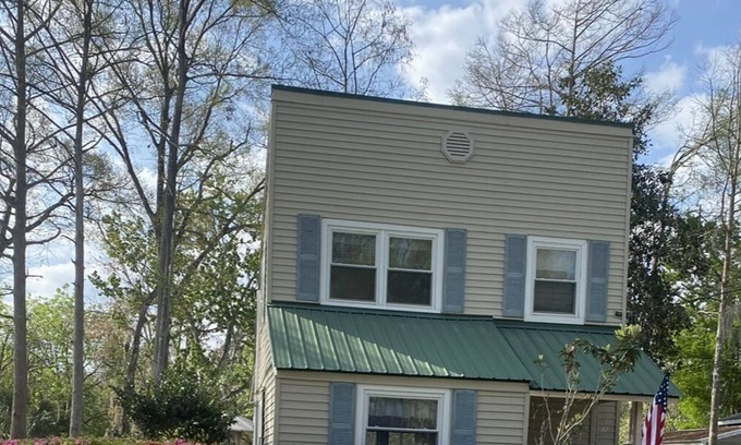 Satsuma Cottage | Egret's Landing .A great little cottage for relaxing and fishing on Dunn's Creek