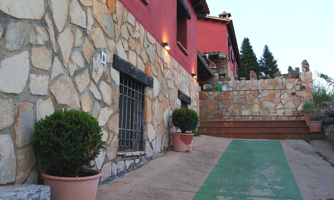 Una Cottage | El Escalerón II House | Monteagudillo Accommodation. Patio, barbecue and fireplace