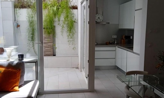 Nervion Apartment | El patio de Nervión.