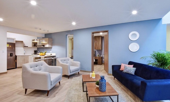 Cali Apartment | El Peñon - 3-Bed Jacuzzi Pad with Fast 300MB WiFi