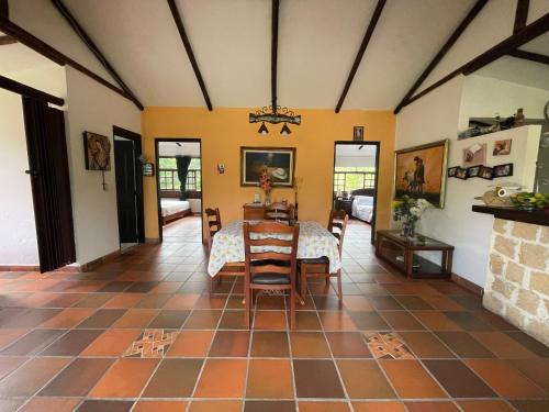 Restrepo House | El Rincón de Carmentea, Casa de Campo para familias y amigos