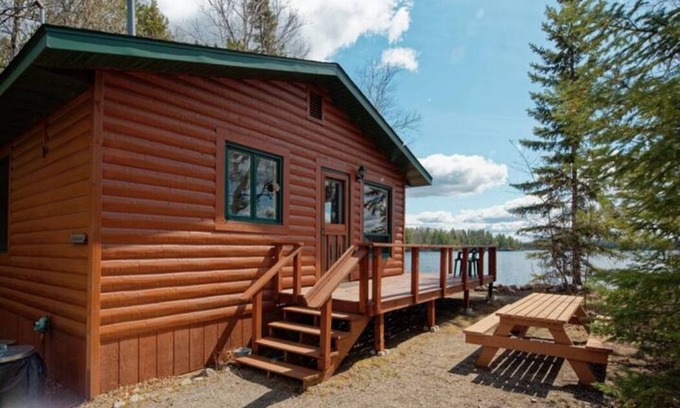 Orr Cabin | Elbow Lake Lodge: Sunswept 3BR/1BA Lakefront Cabin