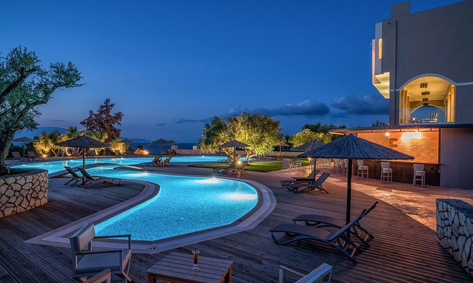 Planos Hotel | Elegance Luxury Executive Suites - Adults Only