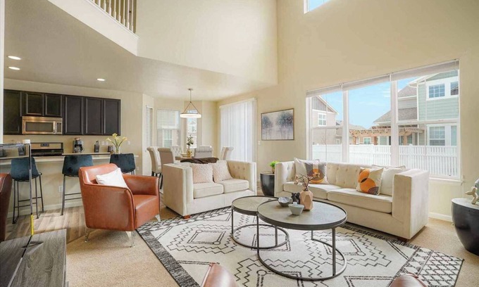 Longmont House | Elegance on Linda Pl #41709