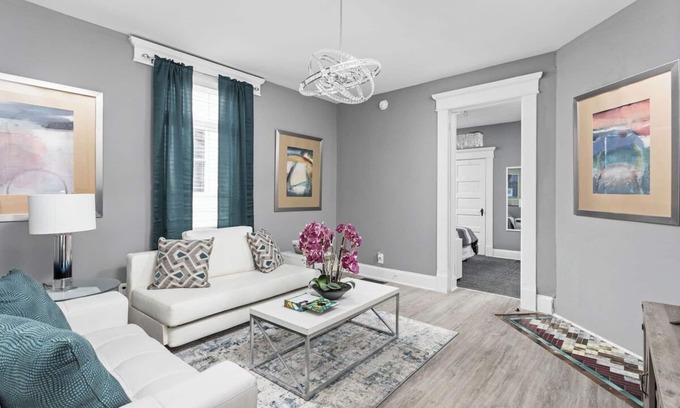 New Castle House | Elegant 1BR, Workspace, Near Parks and Summit Lake