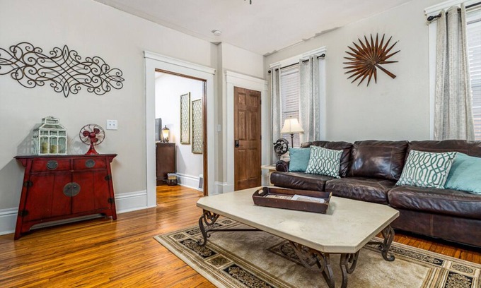 Dubuque Apartment | Elegant 2 BR With Stunning Kitchen Prime Location!