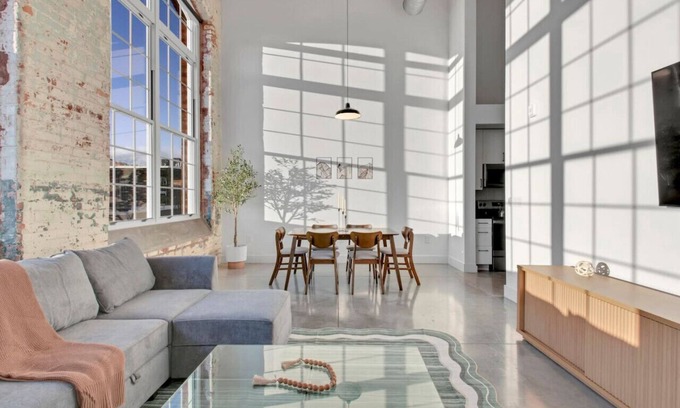 Judson Apartment | Elegant 2BD Escape | Prime Location near DT GVL