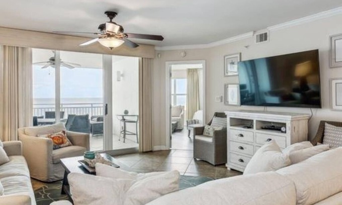 Parasol West Condo | Elegant 3/3 Condo With Panoramic Views!