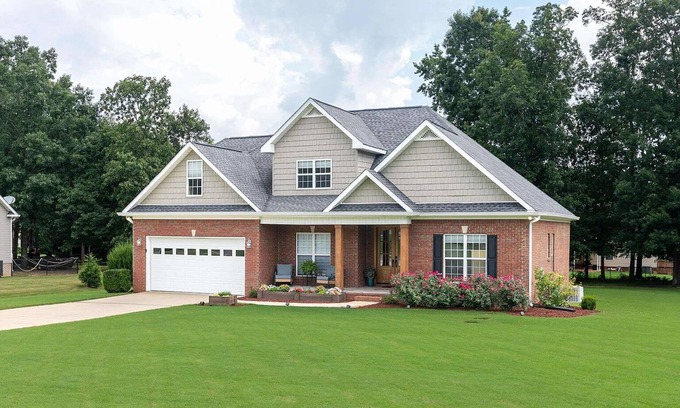 Fort Mc Clellan House | Elegant and relaxing close to Golf Courses, Bike Trails and Cheaha State Park