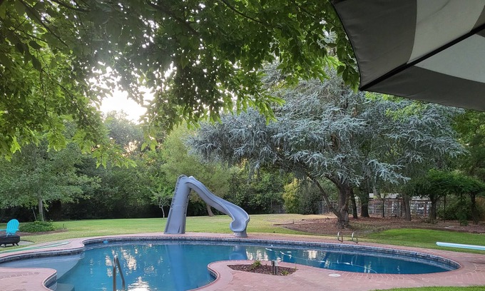 Arden-Arcade House | Elegant and spacious mid-century modern home