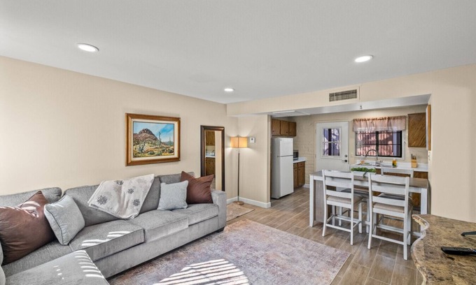 Green Valley Condo | Elegant Green Valley Villa 55+