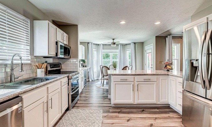 Westfield House | Elegant home in the heart of Westfield! Perfect for family gatherings!