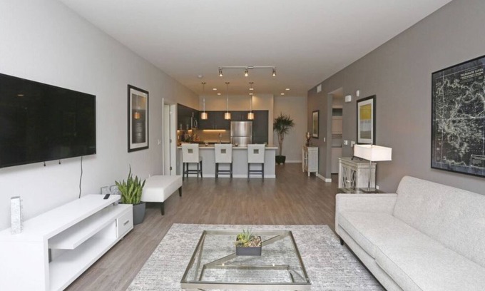 Menlo Park Condo | Elegant Menlo Park Residences with Resort-Style Amenities