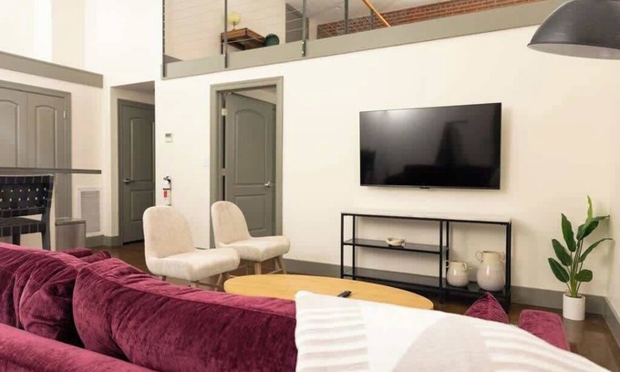 Old Southwest Apartment | Elegant new 1BR loft in downtown