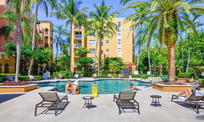 Aventura Apartment | Elegant Stay Near Ocean Drive