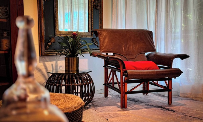 High Springs Apartment | Elegant Studio, 5 Min Walk to Main Street’s Antique Shops & Restaurants!